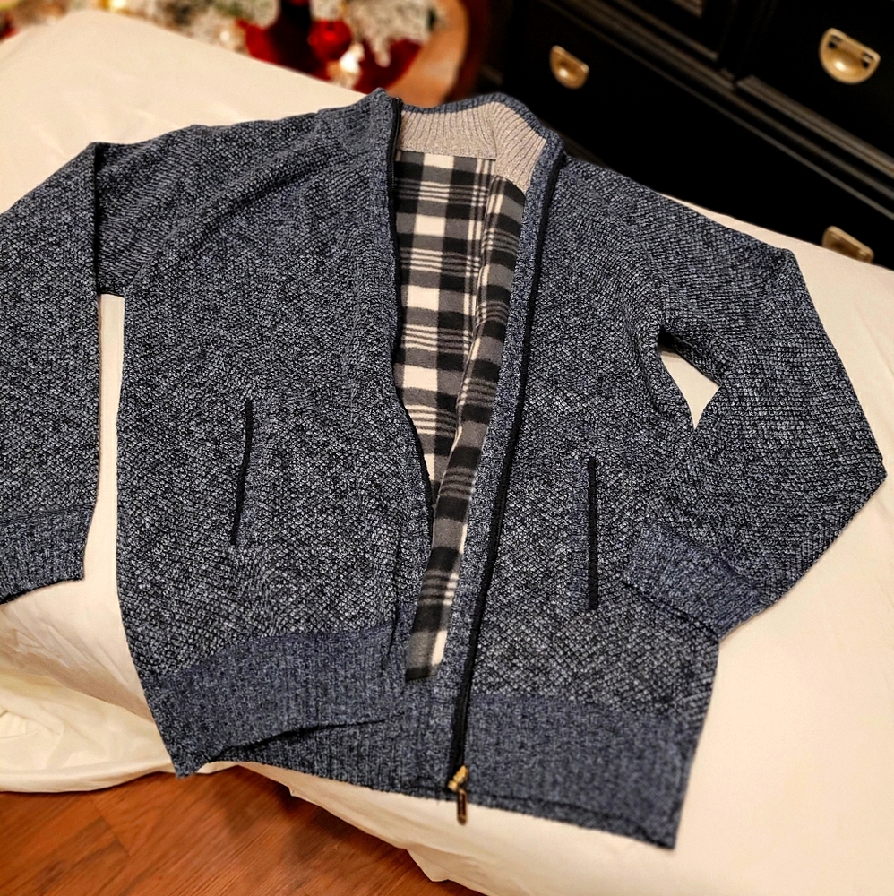 Iight weight zip up sweater